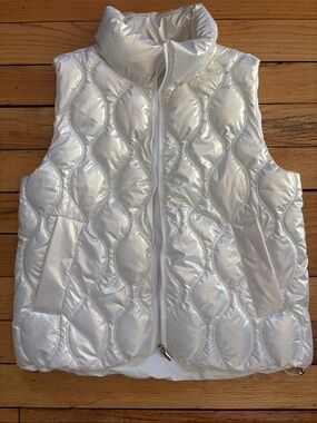 Shiny Quilted Puffer Vest in Pearl Whitish/Cream